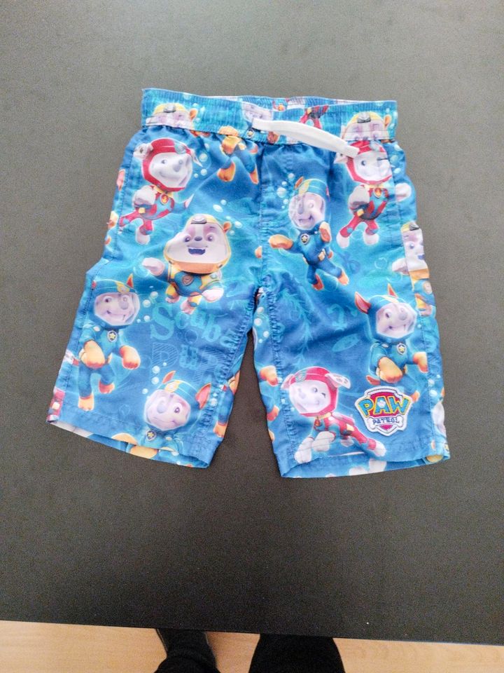 Badehose Badeshort Gr.122/128 Paw Patrol in Berlin