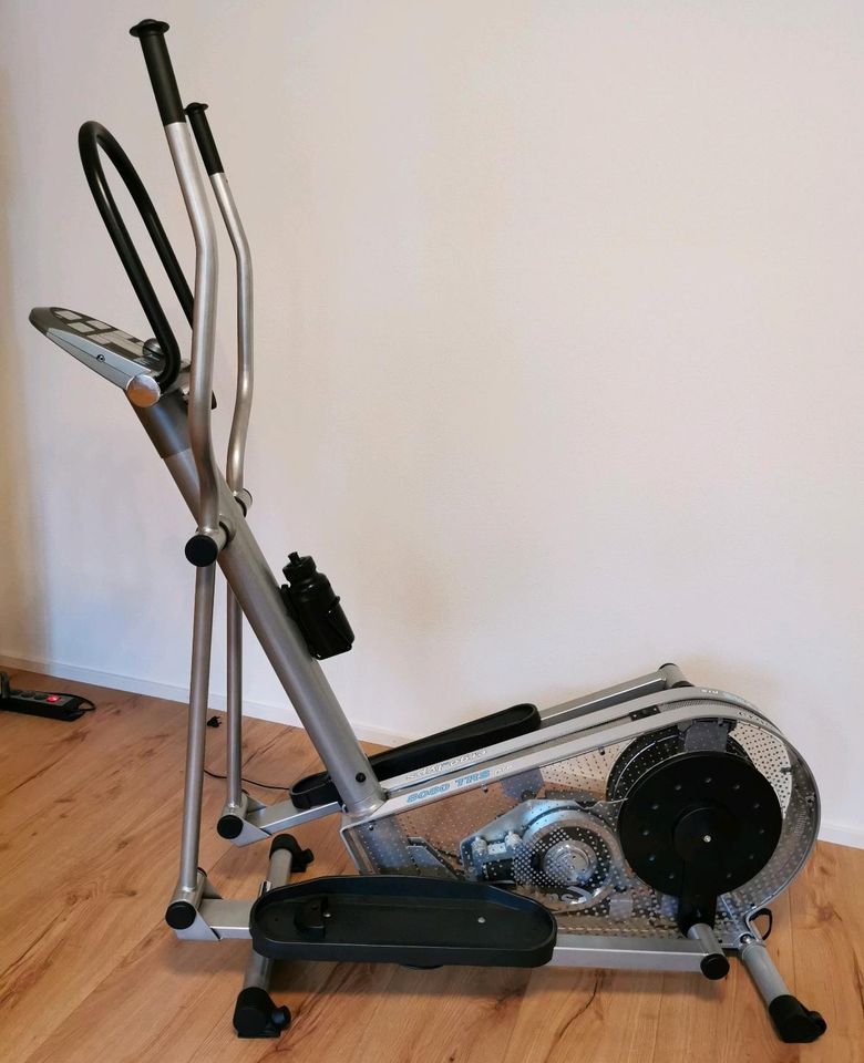 Crosstrainer / Daum ergo_lyps 8080 TRS Pro, Top Zustand in Neufahrn in Niederbayern