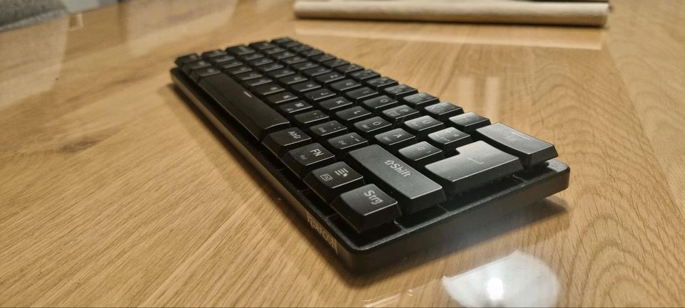 Gaming Tastatur 60% Low Profil in Hatten