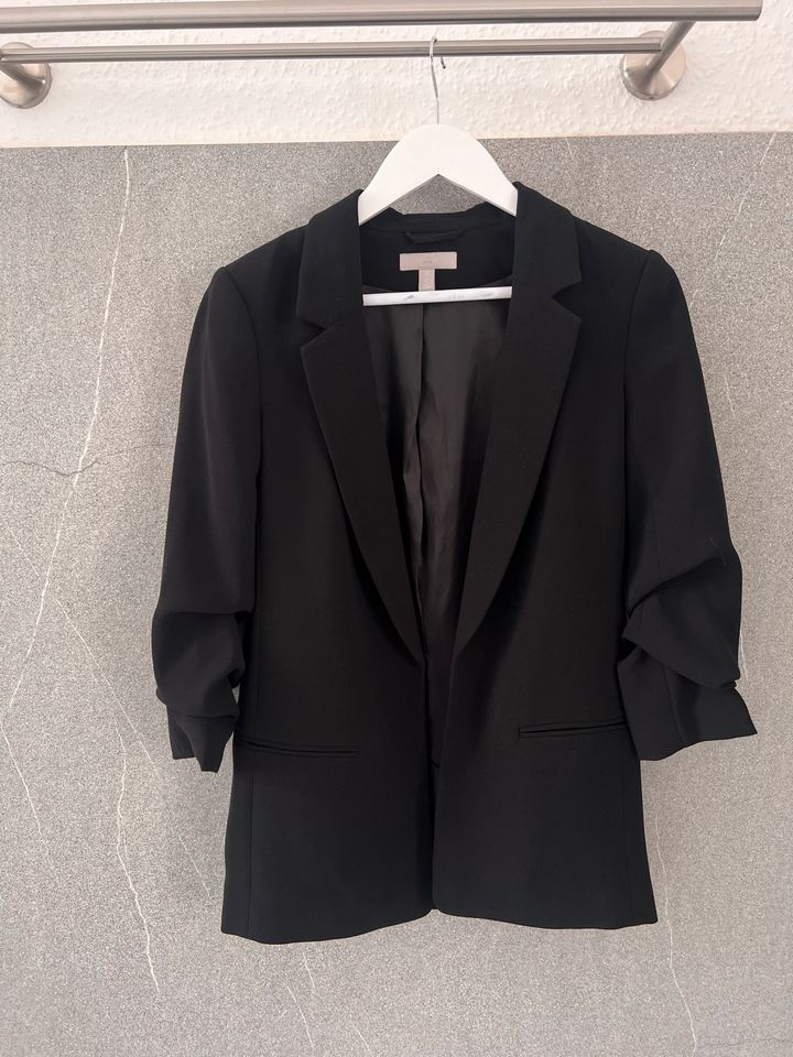 Blazer schwarz Gr. XS von H&M in Hof (Saale)