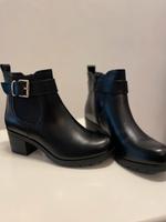 Stiefelette NEU ungetragen Gr. 37 Hamburg - Wandsbek Vorschau