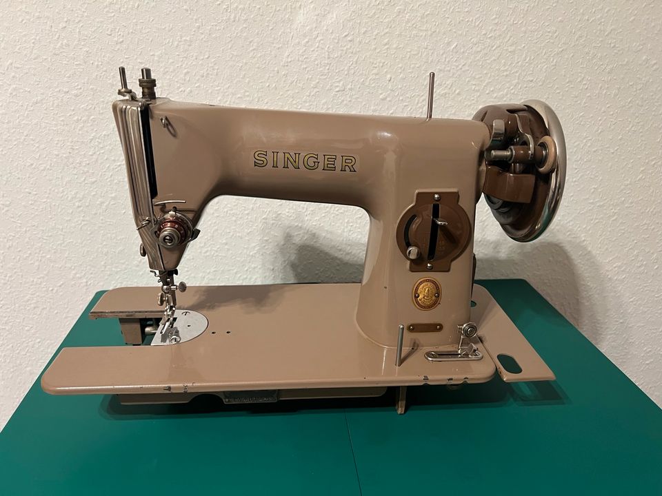 Nähmaschine Singer 215 in Ihlow