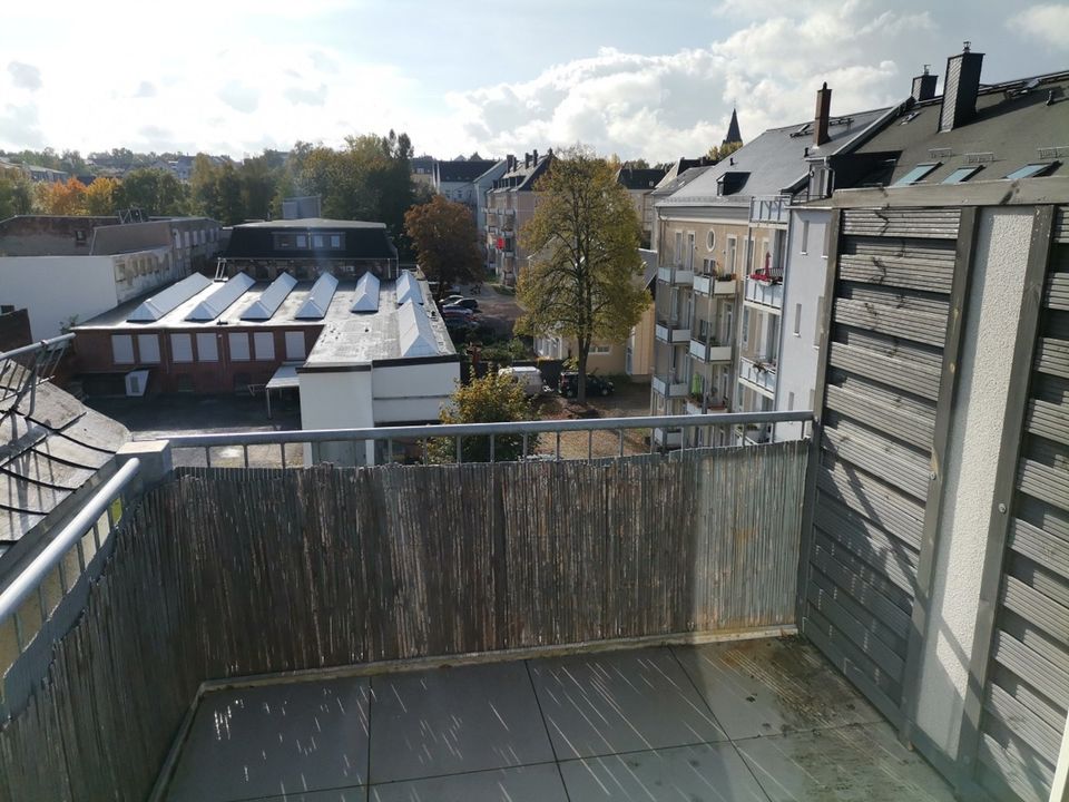 Sonnige 2-Zi. SÜD-Dachterrasse neu renoviert 420 € warm | EBK mög in Chemnitz