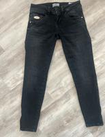LTB Jeans Senta ZIP  Slim   Gr. 26. Schwarz Niedersachsen - Osnabrück Vorschau