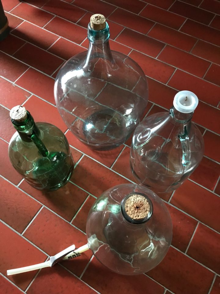 3 Glasflaschen in Oy-Mittelberg