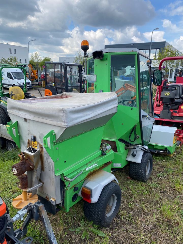 Egholm 2100 Geräteträger Kehrmaschine Traktor Winterdienst in Obertshausen