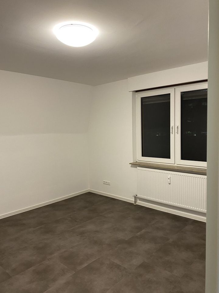 1 WG-Zimmer in 6er-WG *210qm Maisonette-Whng*vollmöbliert*inkl. Internet+Strom+Reinigung*3xBad*3xWC in Esslingen