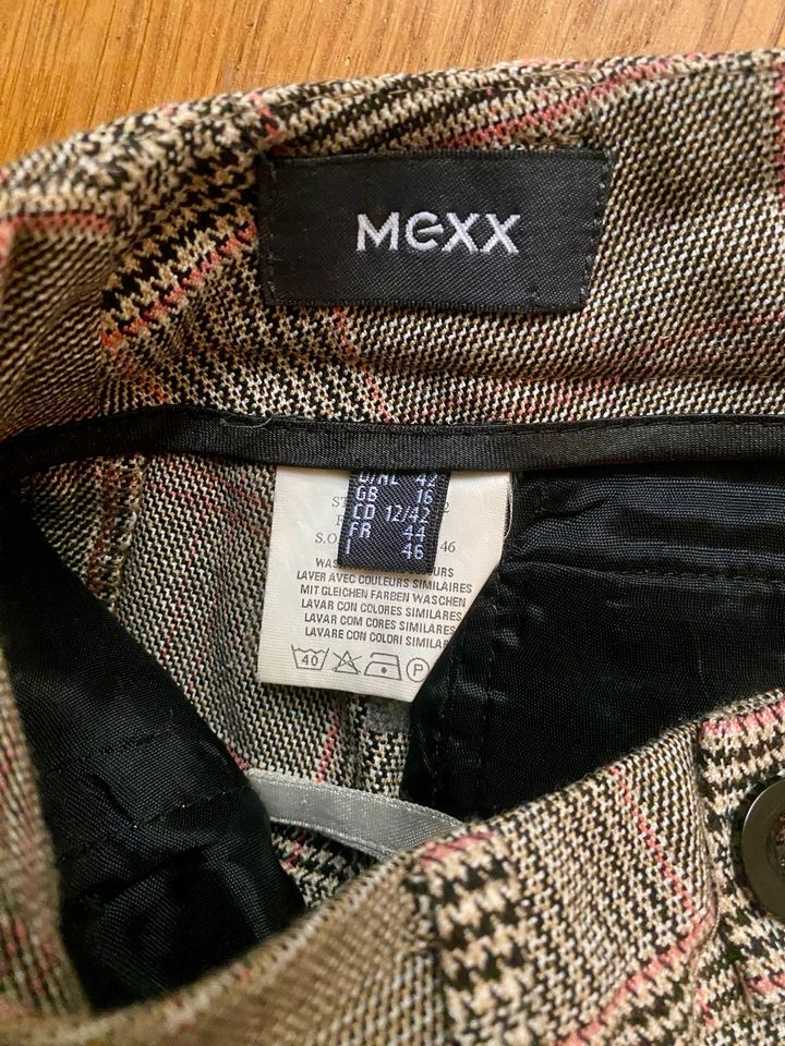 Mexx Hose Karo grau Bügelfalte weit mittelhoher Bund 40 in Berlin