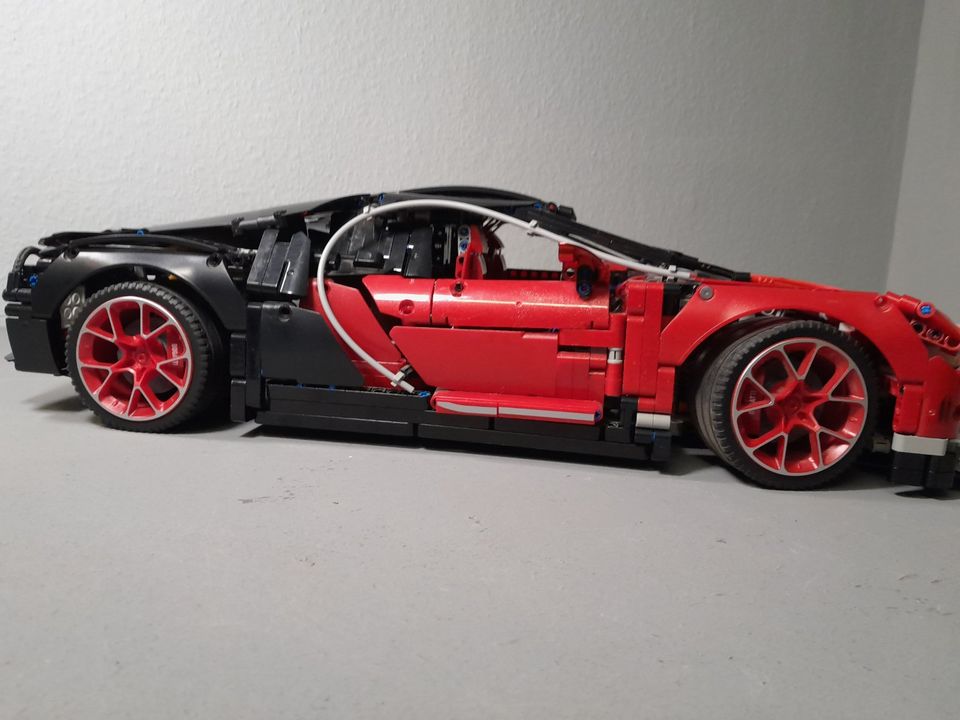 Lepin Bugatti Chiron Sondermodel Rot klemmbausteine mould king in Altensteig