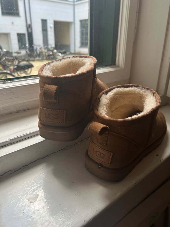 Ultra Mini Uggs Chestnut 39 in Berlin