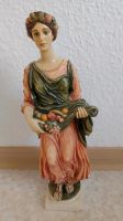 Antike griechische Frauenstatue aus Stein mit Kleid und Obst Niedersachsen - Baddeckenstedt Vorschau