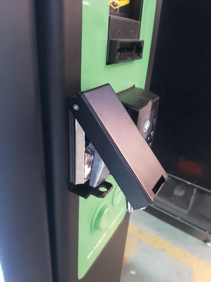 Snackautomat snackmaschine ohne Dach indoor SOFORT LIEFERBAR in Mölln