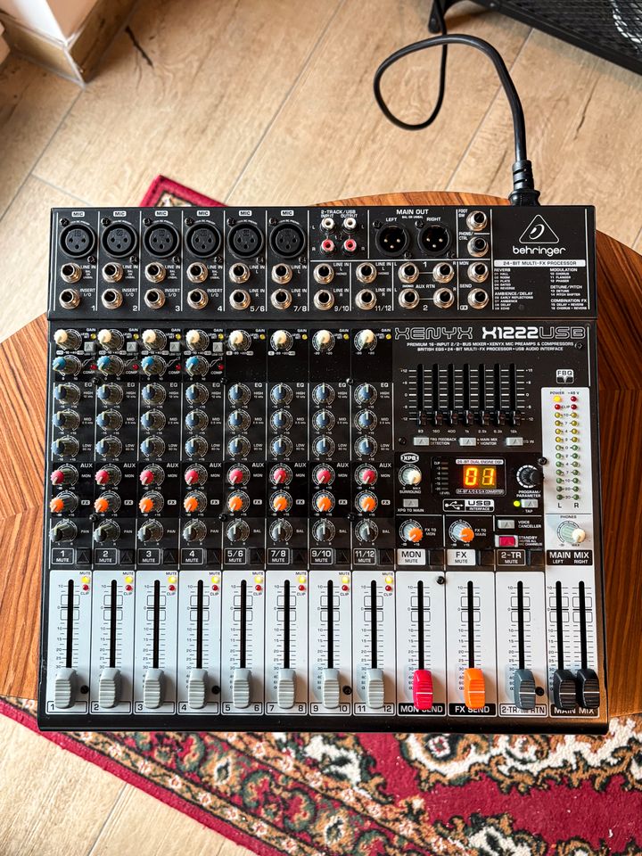 Behringer Xenyx X1222 USB - guter Zustand! in Gießen