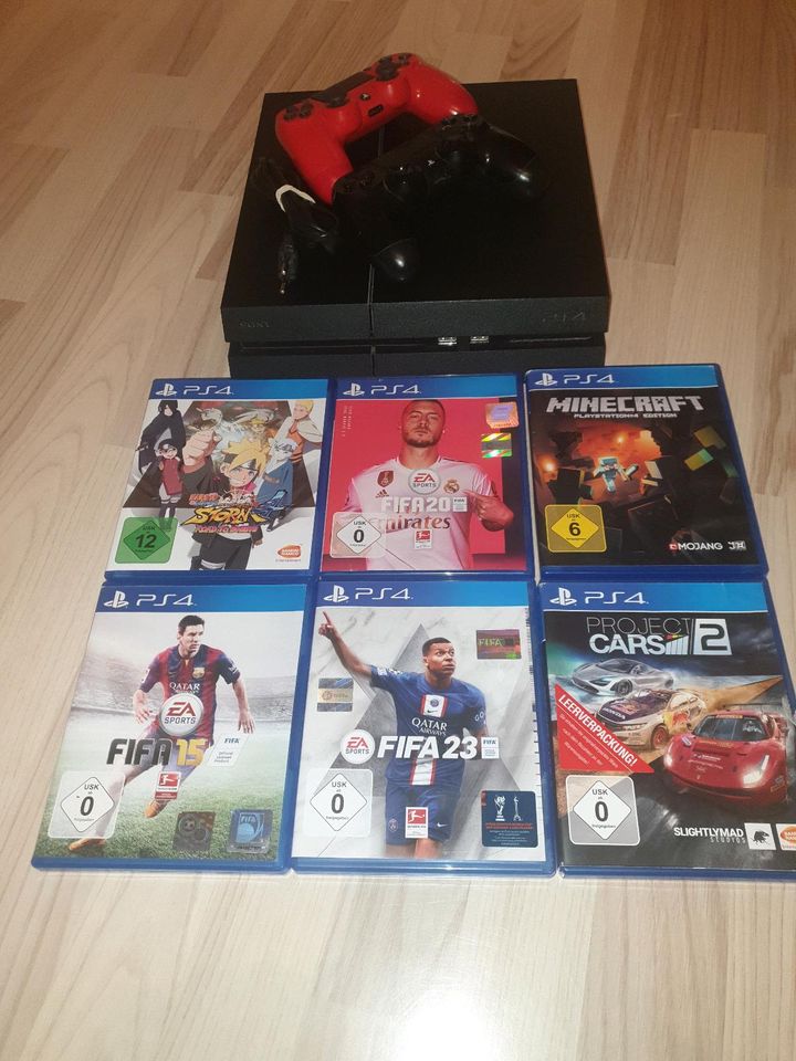 Playstation 4 mit 2 Controller und 6 Spiele in Neuenrade