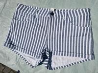 Weiß blau gestreifte H&M Short Bayern - Goldbach Vorschau
