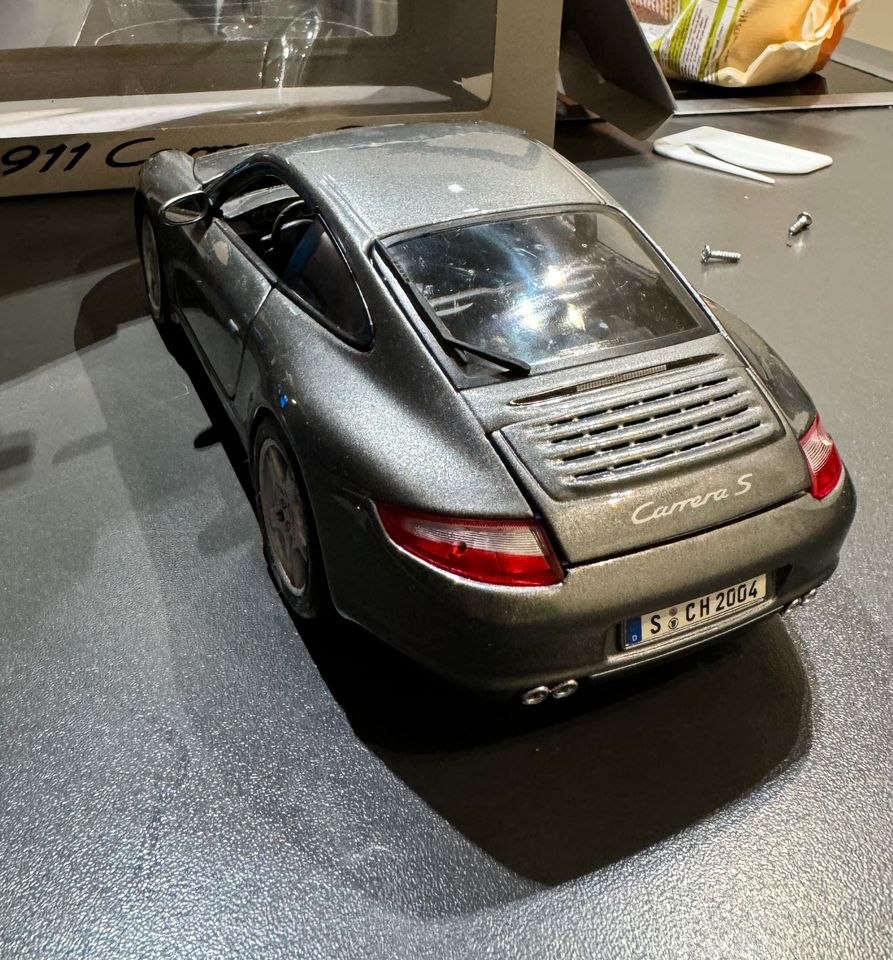 Porsche Carrera S Modellauto 1:18 in Offenbach