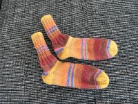 Selbstgestrickte Socken Kinder, Größe 29/30, Weihnachten Bayern - Ingolstadt Vorschau