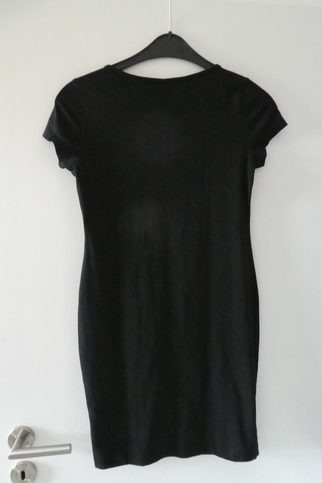 Schwarzes Kleidchen Unterkleid H&M Kurzarm Gr. M in Hennweiler