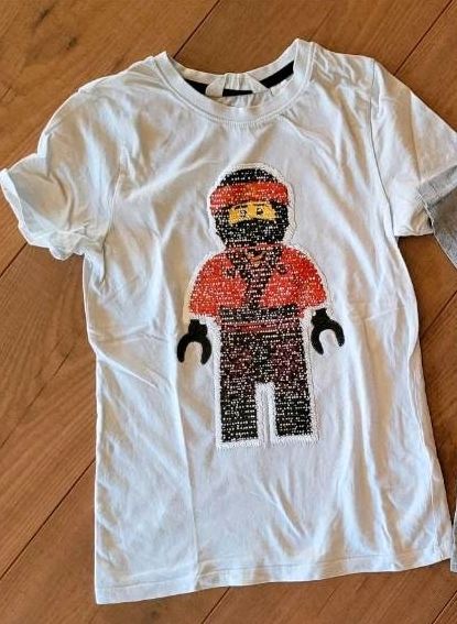 Ninjago T-shirts mit Wendepailleten in Ihlow