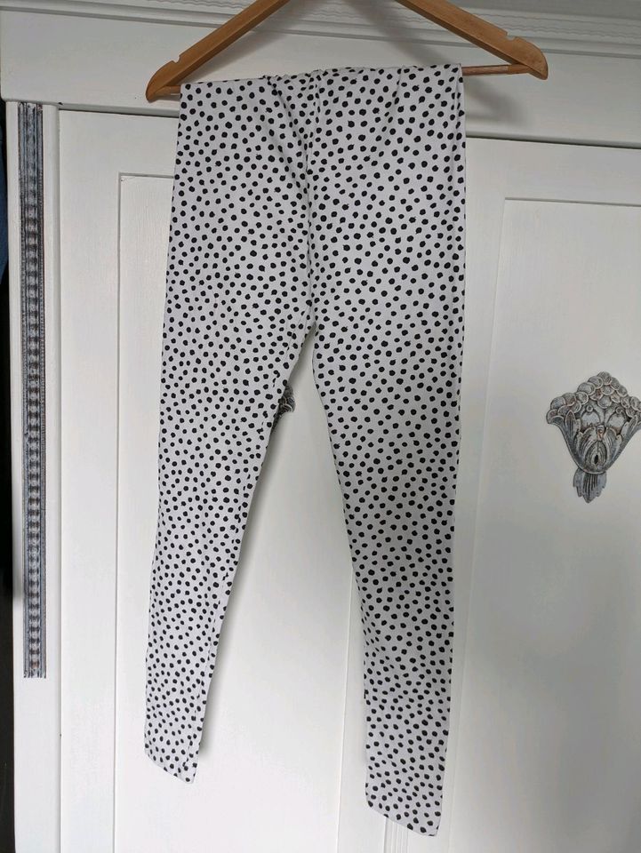 Rasmussons Leggings S gepunktet schwarz weiß Punkte Dots Tupfen in Berlin