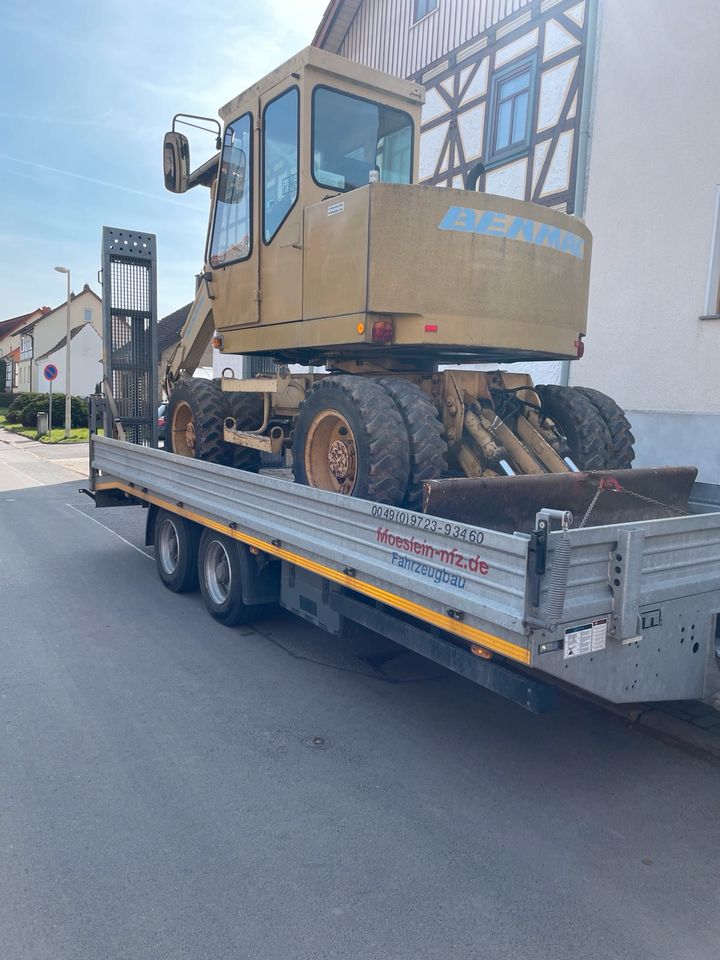 Baumaschinentransport , Schlepper , Radlader in Barchfeld