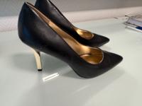 High Heels schwarz mit goldenem Absatz 38 Deichmann Nordrhein-Westfalen - Moers Vorschau