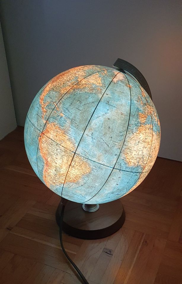 Globus mit Beleuchtung  - Dekoration in Lünen