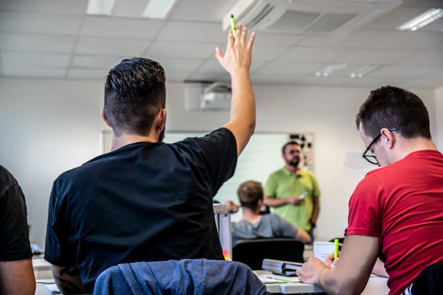 Weiterbildung in OB für Quereinsteiger zum Lokführer in Oberhausen