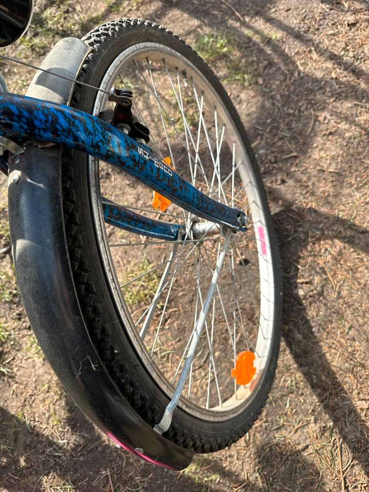 Fahrrad blau Tourenbike in Berlin