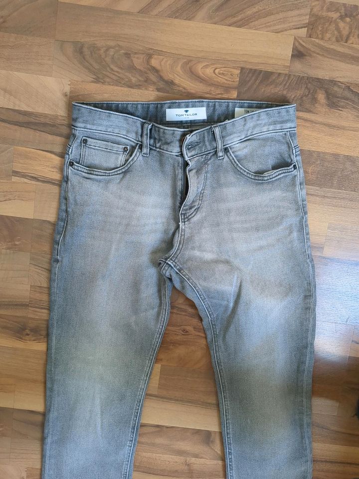 Herren-Jeans, Gr. 30/34 von "Tom Tailor", grau in Nordwalde