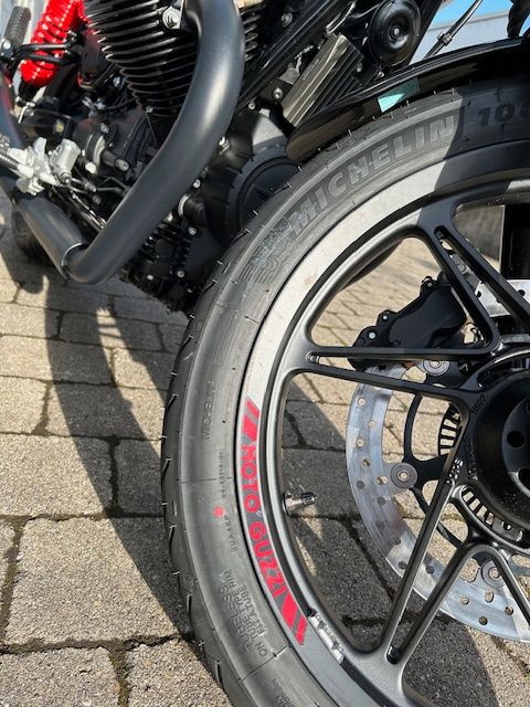 Moto Guzzi V7 Stone Ten in Esslingen