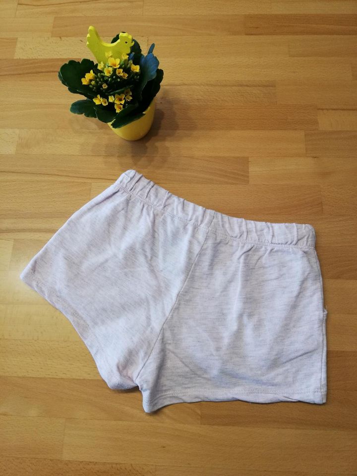 H&M Sweat Shorts rosa melliert Gr. 116 in Herbolzheim
