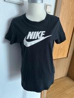 Nike Shirt schwarz weiß Größe M Hessen - Aßlar Vorschau