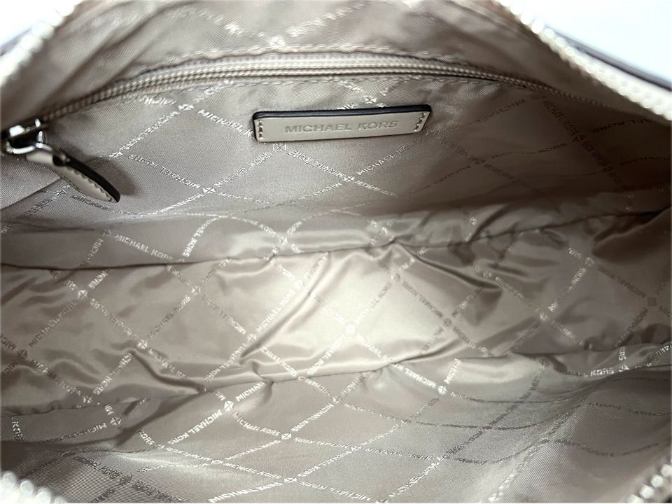 Michael Kors Tasche Portmonee Geldbörse Jet Set Cora Grau NEU in Reiskirchen