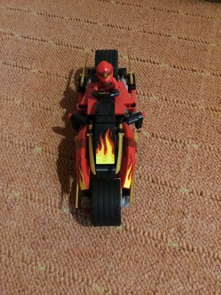 Lego Ninjago 70667 Feuer Bike, Schneemobil in Helbedündorf