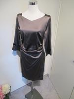 MARC CAIN Kleid Satin Bow Sleeve Dress Mocha Gr. N4/ 40 Bayern - Unterhaching Vorschau