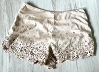 Shein Shorts Hot Pants Wildleder Look Lochmuster Gr.36,S wie neu Nordrhein-Westfalen - Kaarst Vorschau