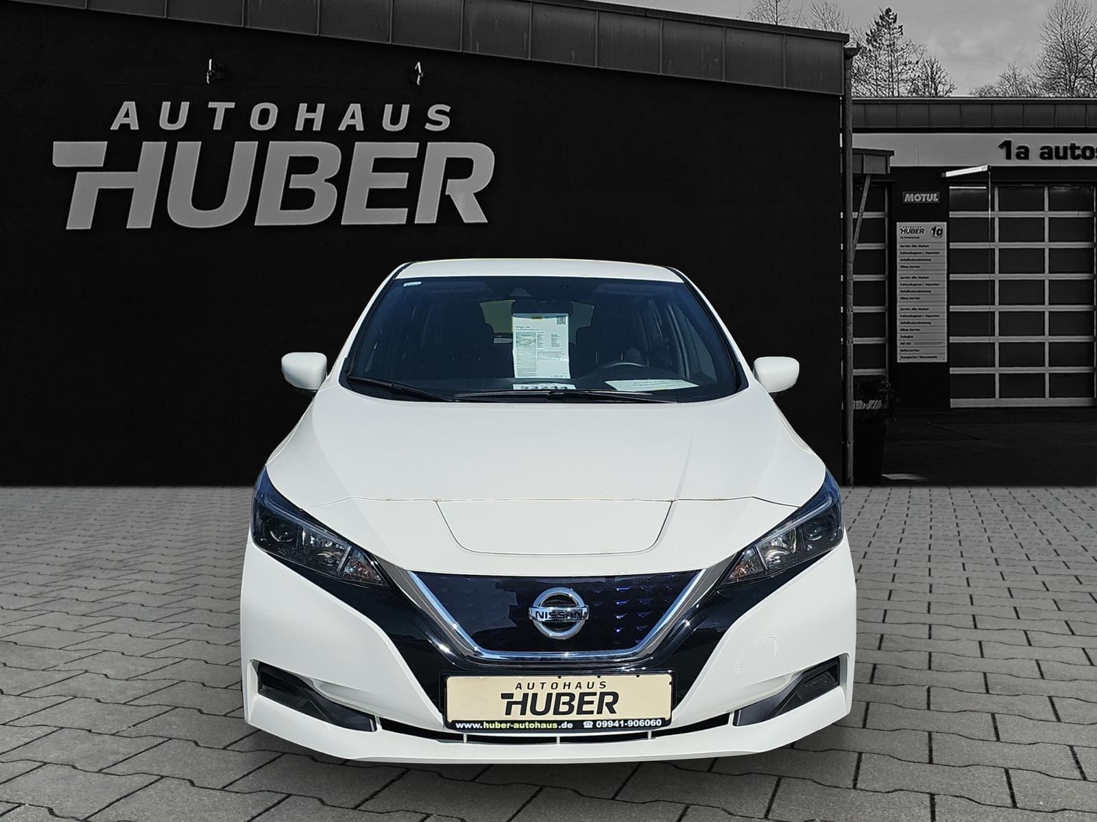 Abbildung des Autos Nissan Leaf LED SPUR And…