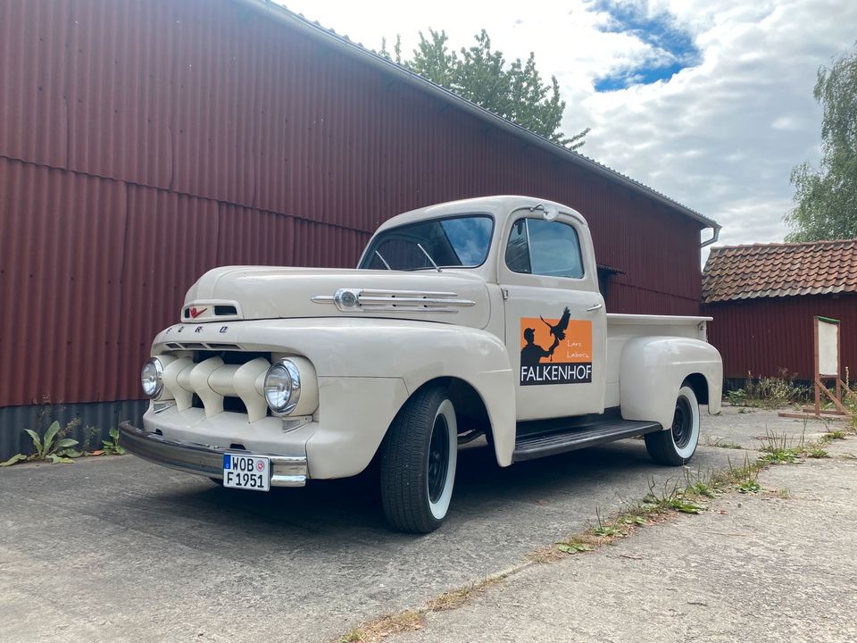 Oldtimer Filmauto Spielfahrzeug Dreharbeiten Fotoshooting in Salzgitter