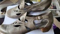 Feine Lederpumps, grau, sommerlich geschnitten, Gr. 40 Innenstadt - Köln Altstadt Vorschau