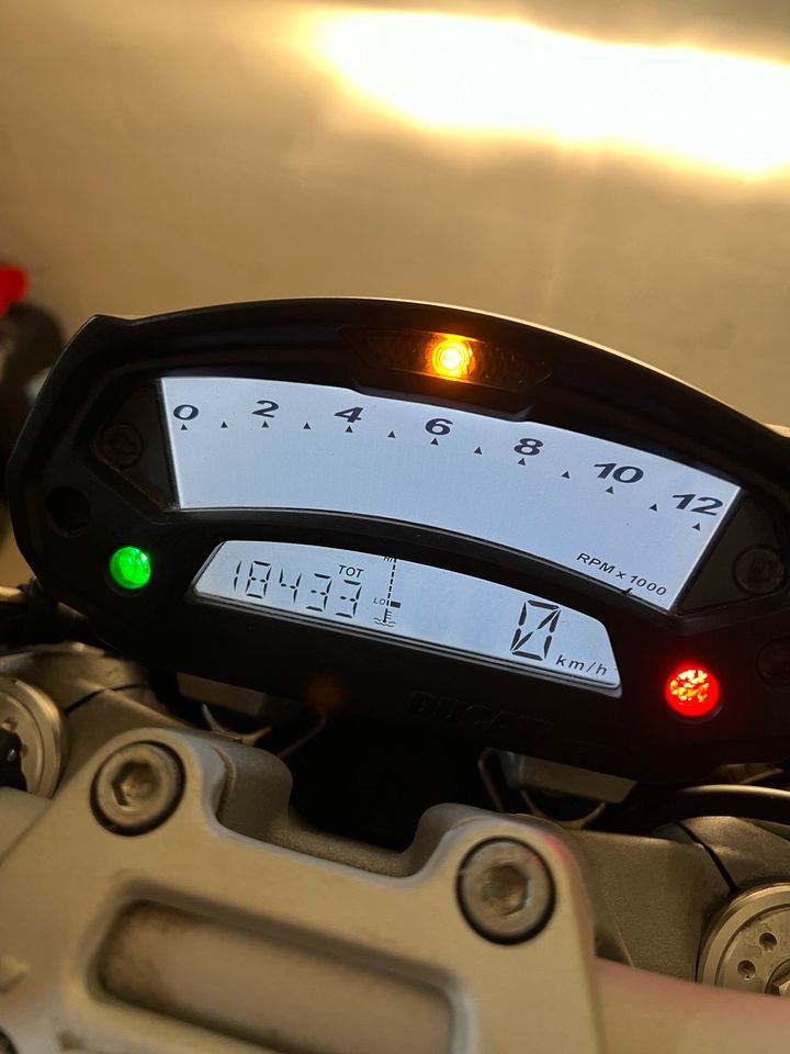 Ducati Monster 796 ABS Bj. 2012 19200Km in Bleckede