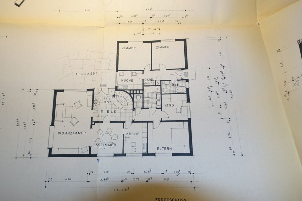 Winkelbungalow mit Einliegerwohnung in guter Lage in Velbert