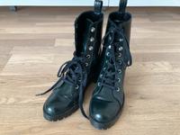 Zara top modische Stiefeletten Boots dunkelgrün glänzend 37 Bayern - Augsburg Vorschau