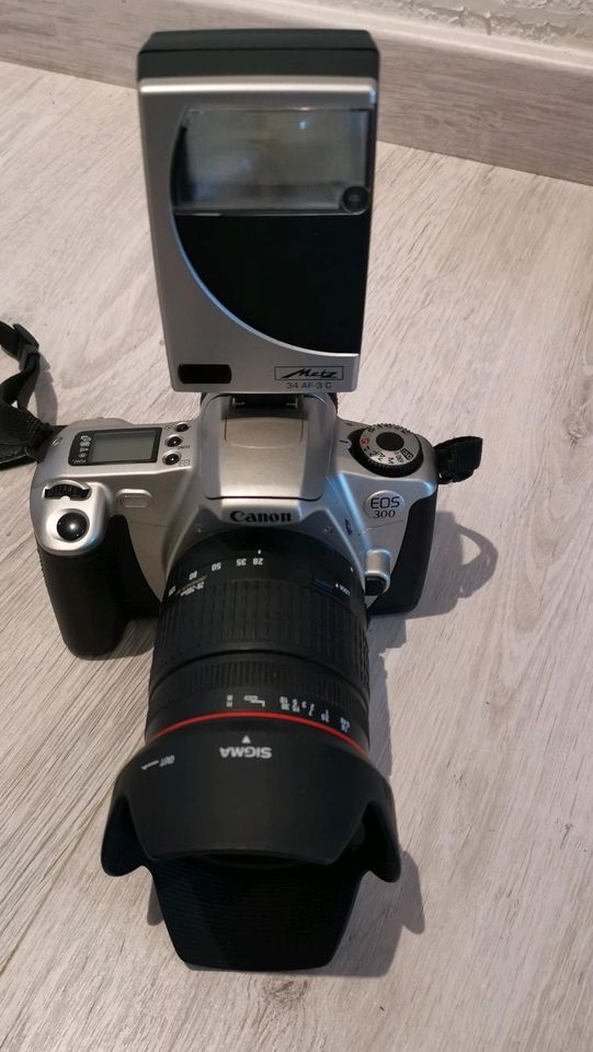 Canon EOS 300 + SIGMA COMPACT HYPERZOOM 28-200mm + Metz 34 AF-3 C in Mitteleschenbach