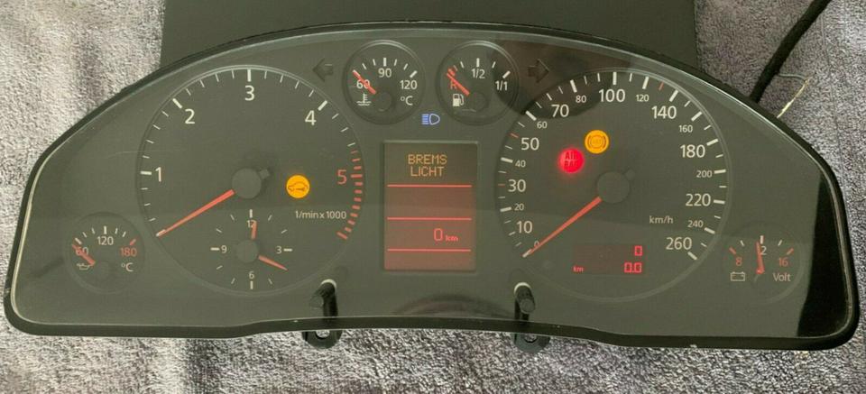 Audi A6 4B Tacho 4B0919881 Kombiinstrument generalüberholt in Landesbergen