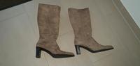 Wildlederstiefel, Imitation, Stiefel mit Absatz, neu Grösse 39 Hessen - Vöhl Vorschau