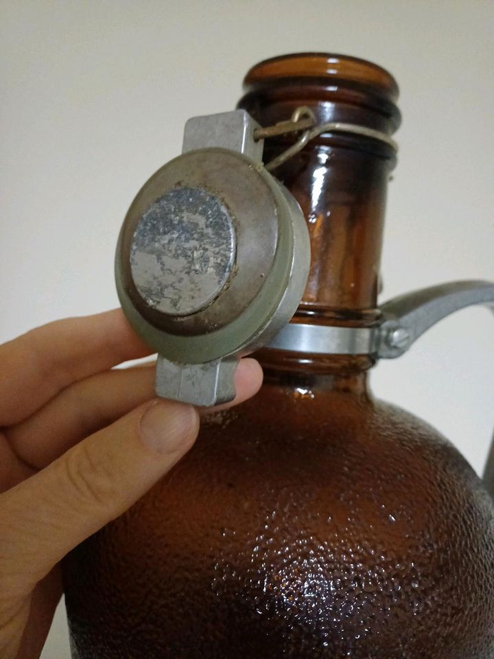 brauner Bier- Glaskrug, 2,5 l, Siphon, Bügelverschluss, Henkel in Nünchritz
