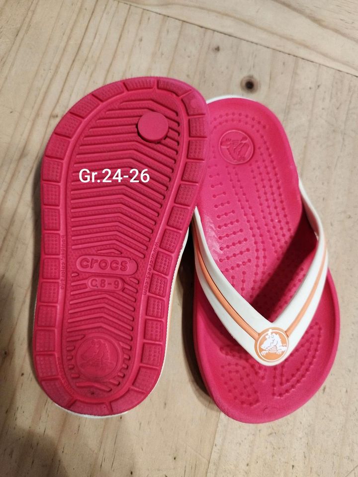 Crocs Flipflops C8-9 rot beere in Düsseldorf