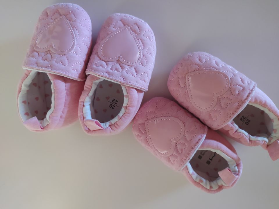 Baby Schuhe rosa mit Herz, Gr. 20/22, 2x vorhanden in Aschaffenburg