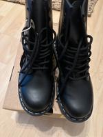 Dr. Martens Damen Stiefel Gr. 37 – Neu & OVP – Schwarz Düsseldorf - Benrath Vorschau